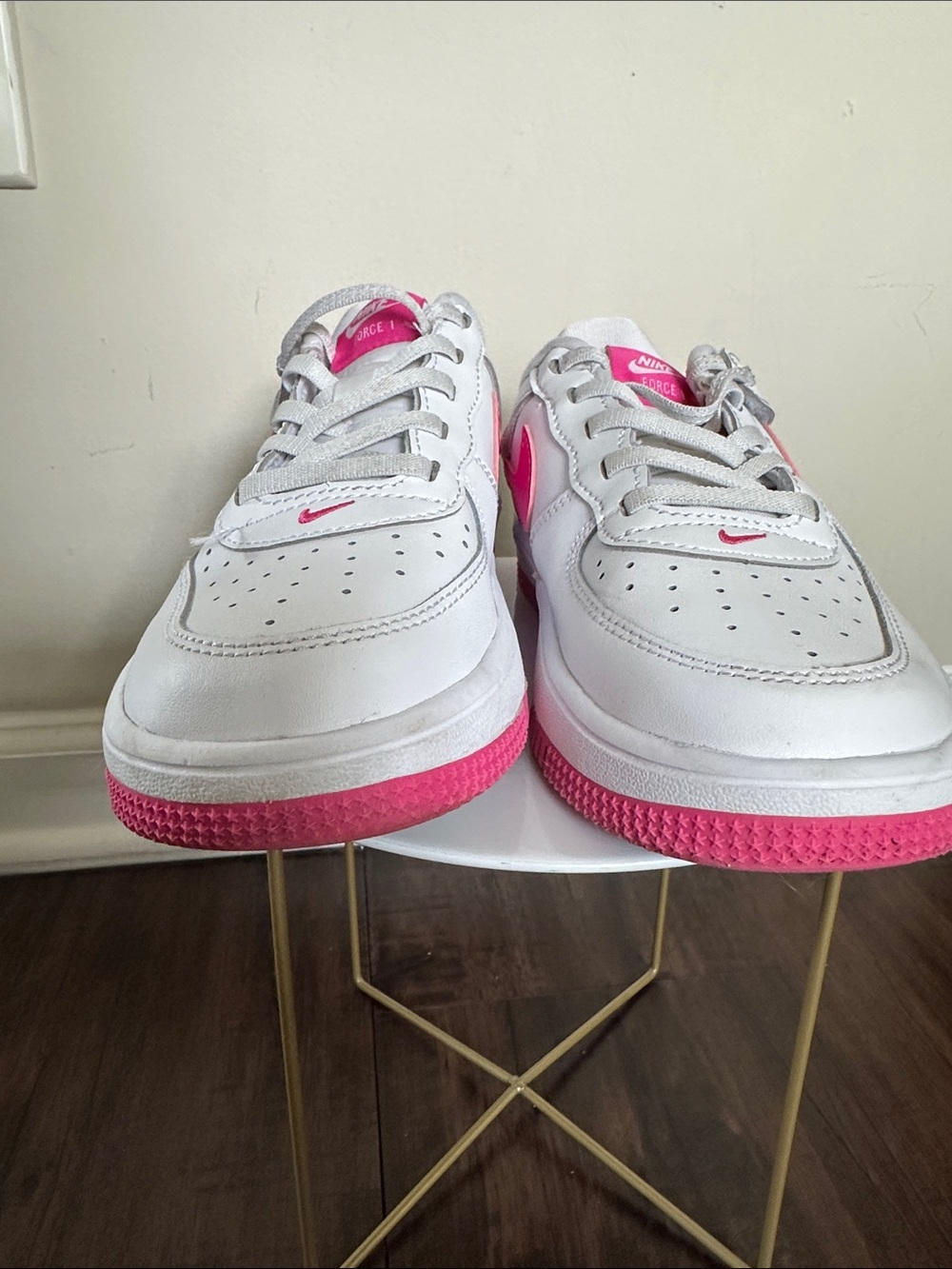 Nike White & Pink Low-Top Sneakers - Picture 3 of 5
